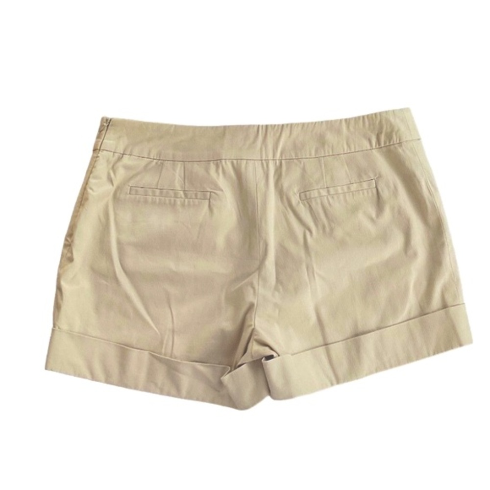 Cache Button Front Shorts - Picture 3 of 10